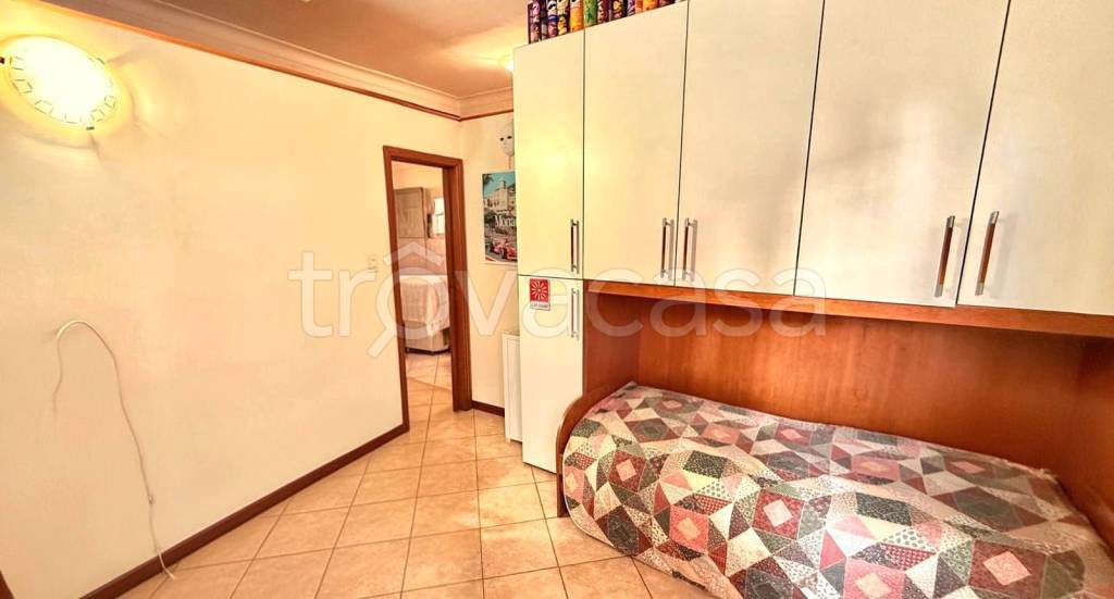 appartamento in vendita a Roma in zona Colle del Sole