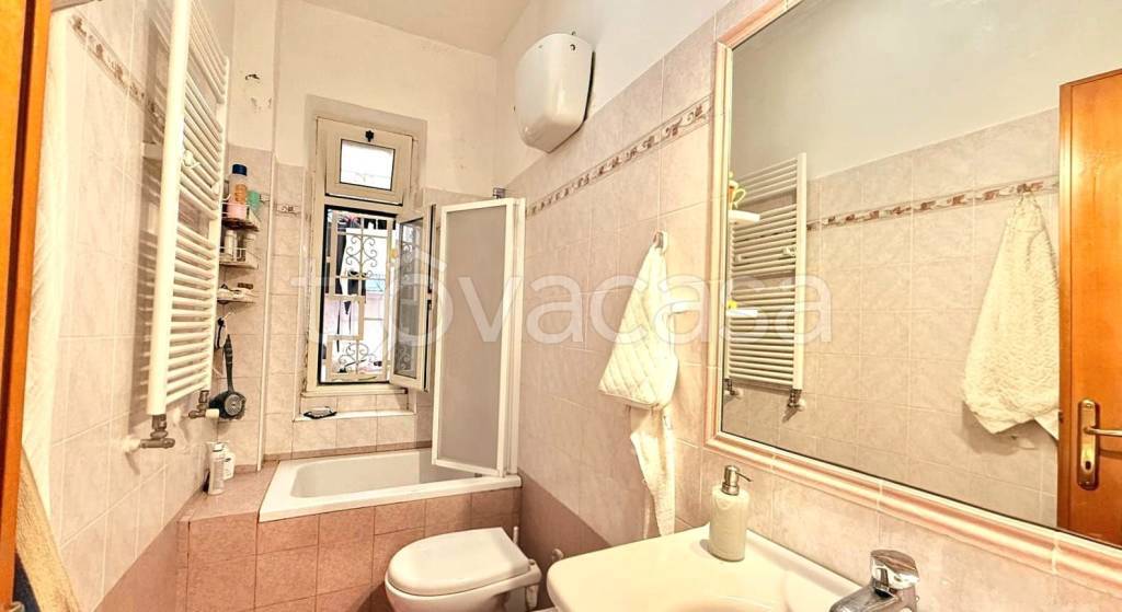 appartamento in vendita a Roma in zona Colle del Sole