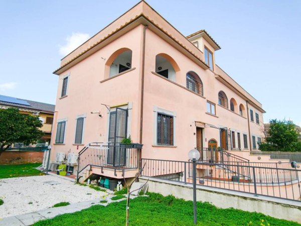 appartamento in vendita a Roma in zona Acilia