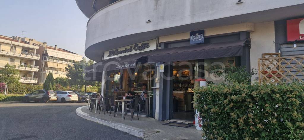 negozio in vendita a Roma in zona Mezzocammino