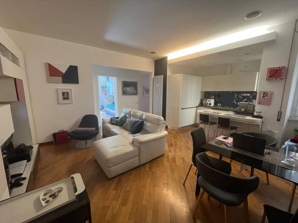 appartamento in vendita a Roma in zona Appio Latino