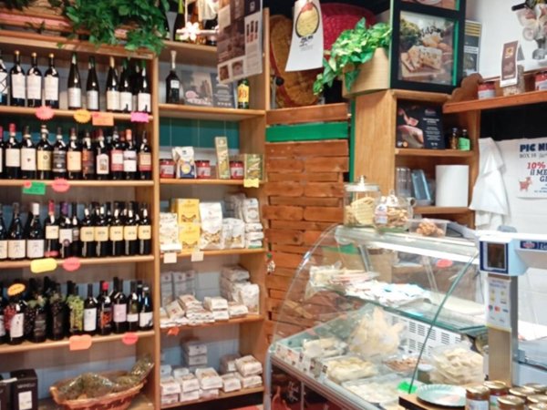 negozio in vendita a Roma in zona Trieste