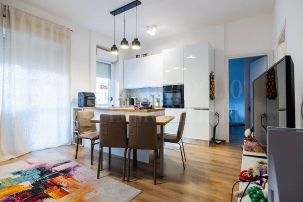 appartamento in vendita a Roma in zona Axa