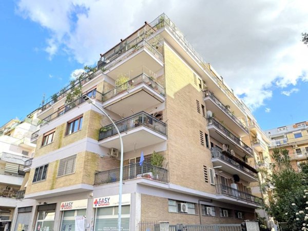 appartamento in vendita a Roma in zona Appio Latino