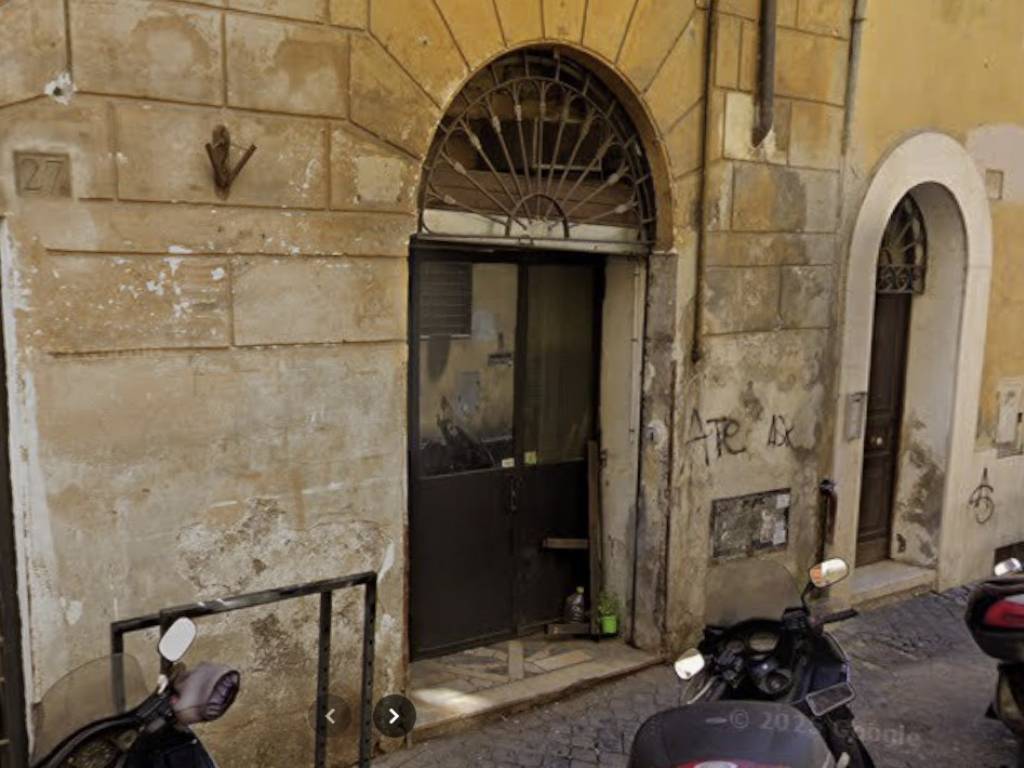 negozio in vendita a Roma in zona Rione Borgo