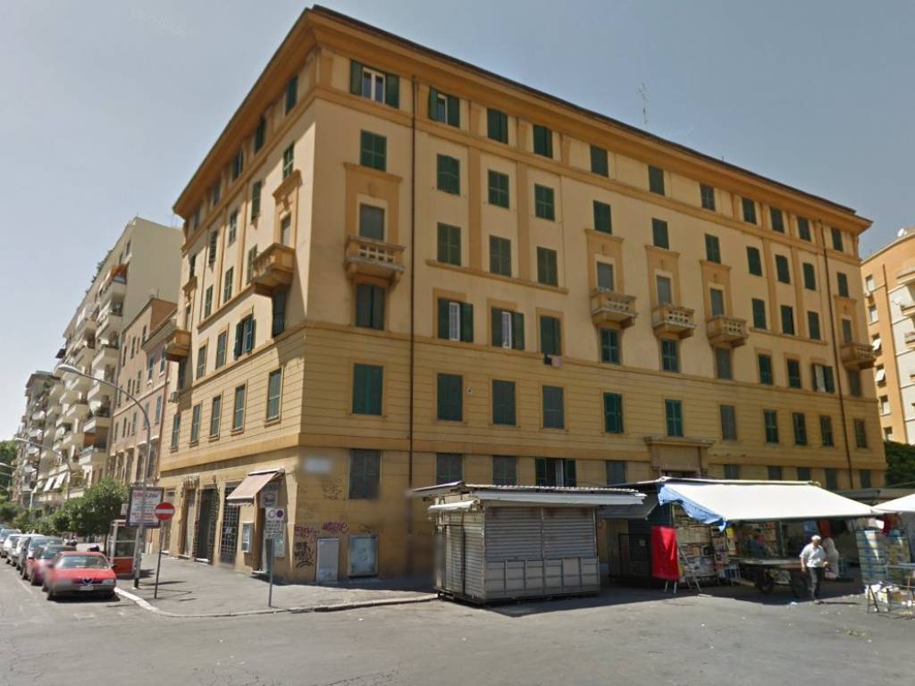 appartamento in vendita a Roma in zona Appio Latino