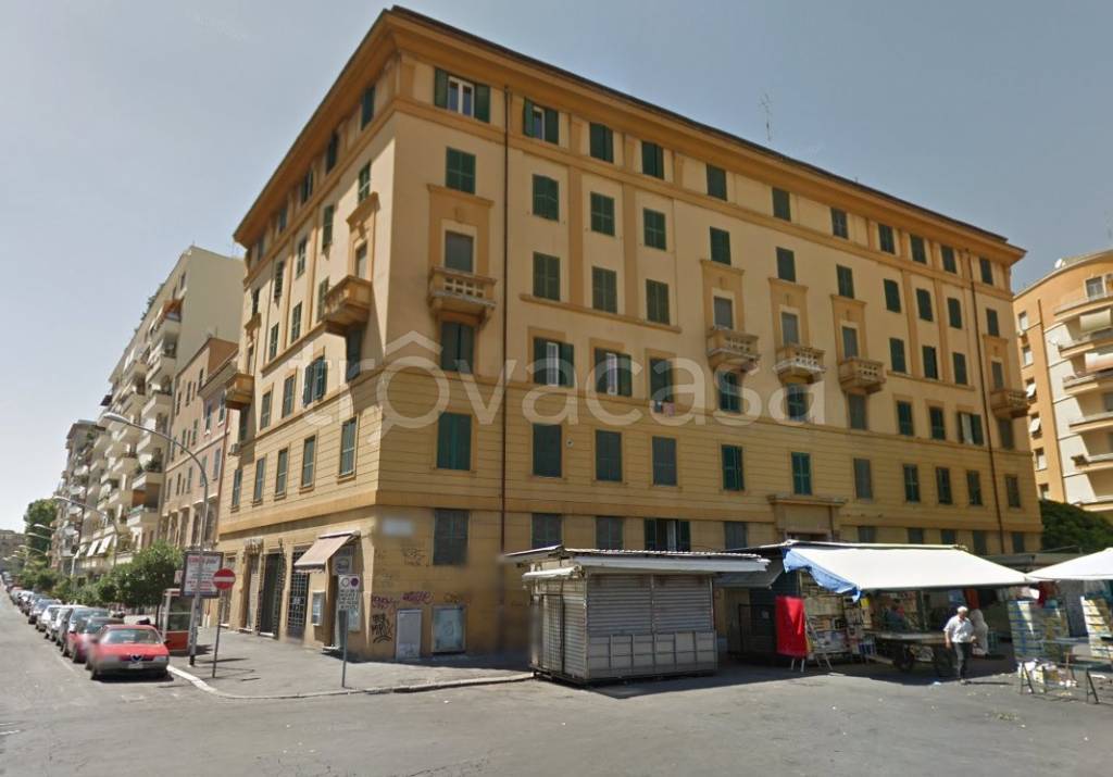 appartamento in vendita a Roma in zona Appio Latino