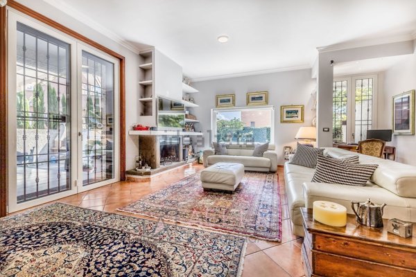 casa indipendente in vendita a Roma in zona Axa