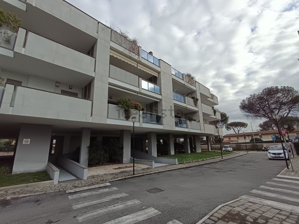 appartamento in vendita a Roma in zona EUR