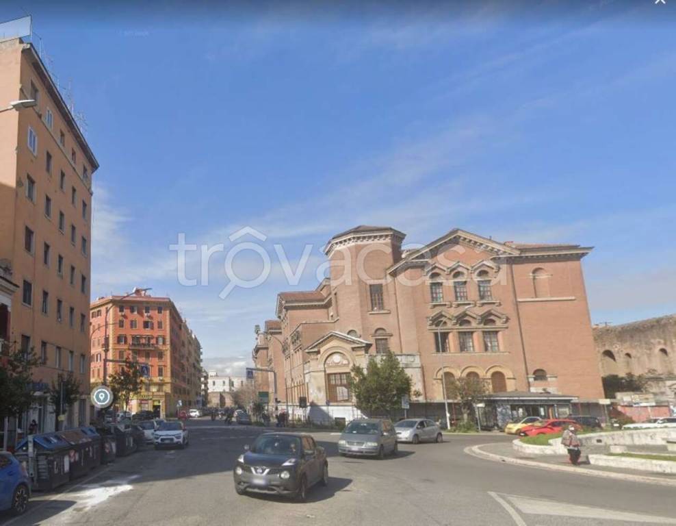 casa indipendente in vendita a Roma in zona Tuscolano