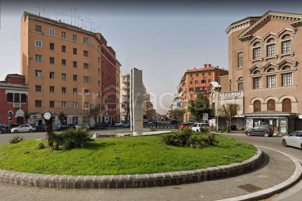 casa indipendente in vendita a Roma in zona Tuscolano