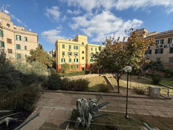 appartamento in vendita a Roma in zona Ostiense