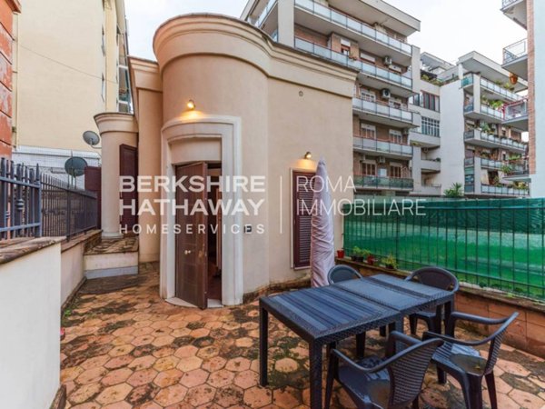 appartamento in vendita a Roma in zona Appio Latino