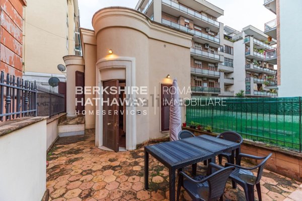 appartamento in vendita a Roma in zona Appio Latino