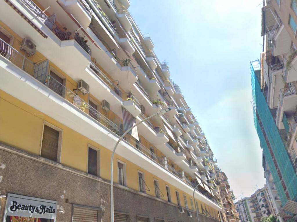 appartamento in vendita a Roma in zona Appio Latino