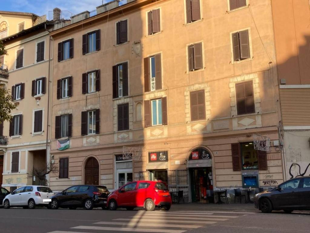 appartamento in vendita a Roma in zona Appio Latino