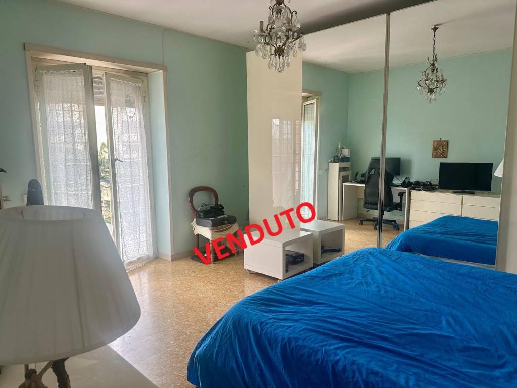 appartamento in vendita a Roma in zona Ardeatino