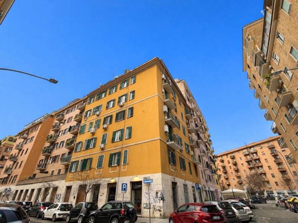 appartamento in vendita a Roma in zona Tuscolano