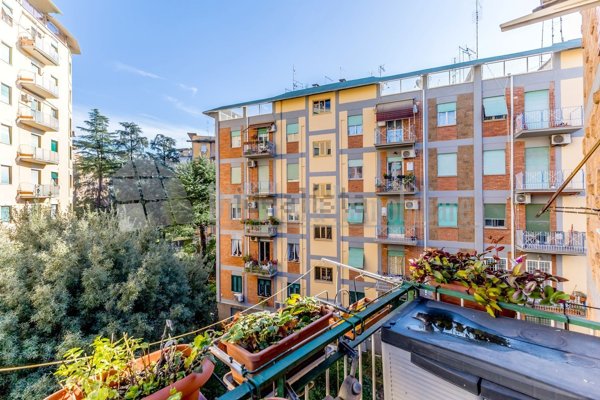 appartamento in vendita a Roma in zona Don Bosco