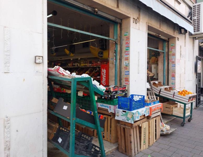 locale commerciale in vendita a Roma