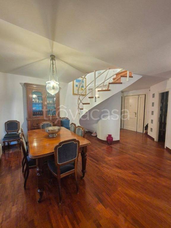 appartamento in vendita a Roma in zona Mostacciano