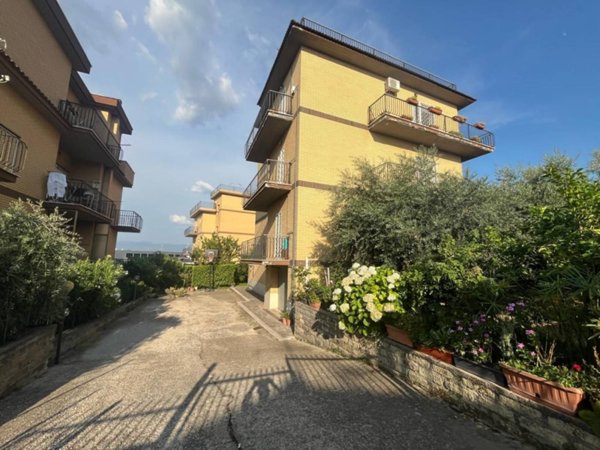 appartamento in vendita a Roma in zona Finocchio