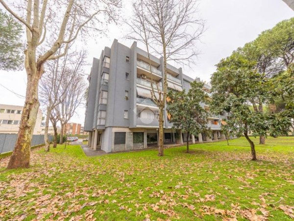 appartamento in vendita a Roma in zona Casal Monastero