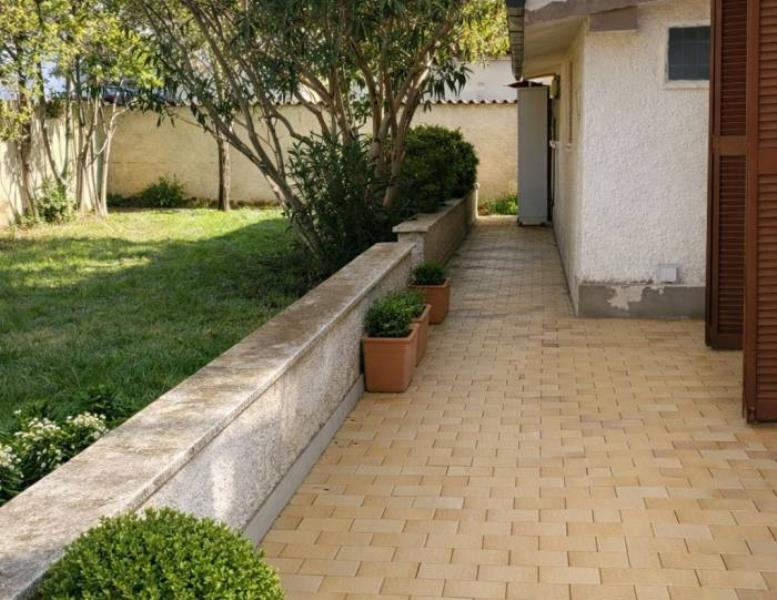 casa indipendente in vendita a Roma in zona Ostia Antica