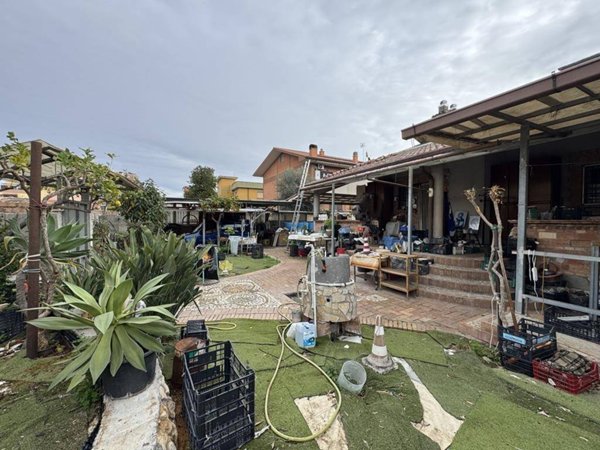 casa indipendente in vendita a Roma in zona Dragona/Bagnoletto