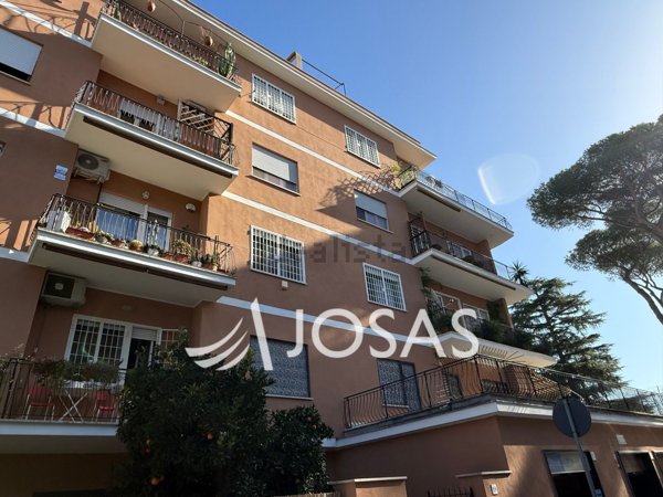 appartamento in vendita a Roma in zona Della Vittoria