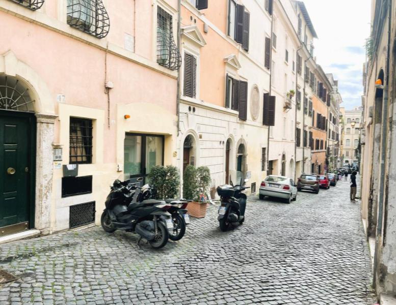 appartamento in vendita a Roma in zona Rione Monti/Campitelli