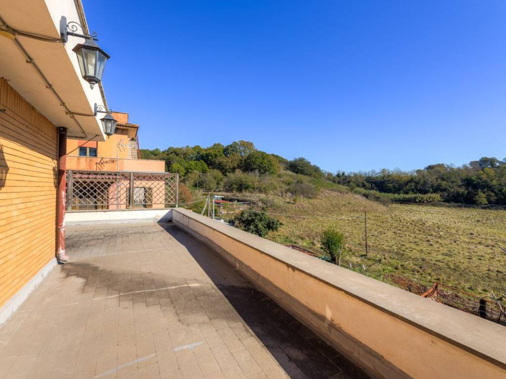 appartamento in vendita a Roma in zona Tor de' Cenci