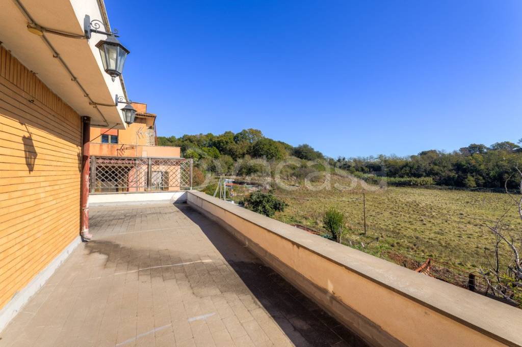 appartamento in vendita a Roma in zona Tor de' Cenci