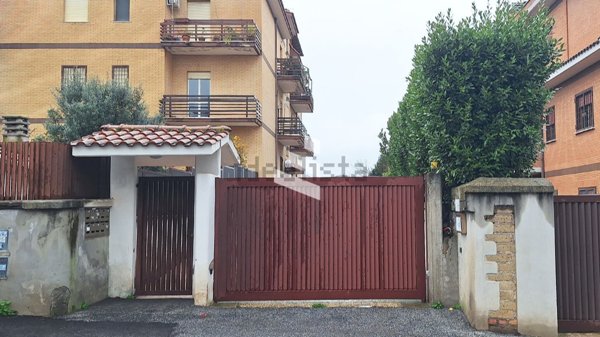 casa indipendente in vendita a Roma in zona Colle del Sole