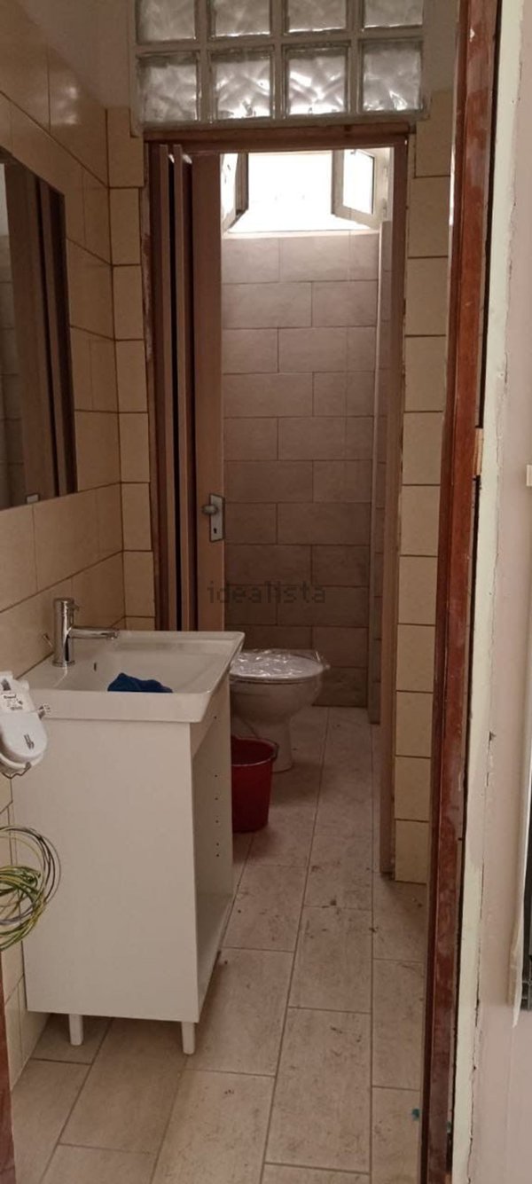 locale commerciale in vendita a Roma in zona Portuense