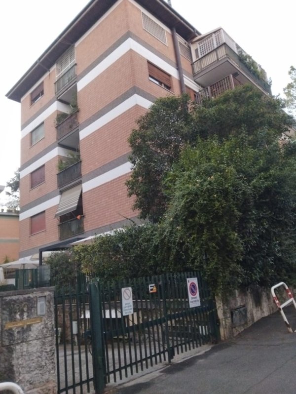 appartamento in vendita a Roma in zona Tomba di Nerone