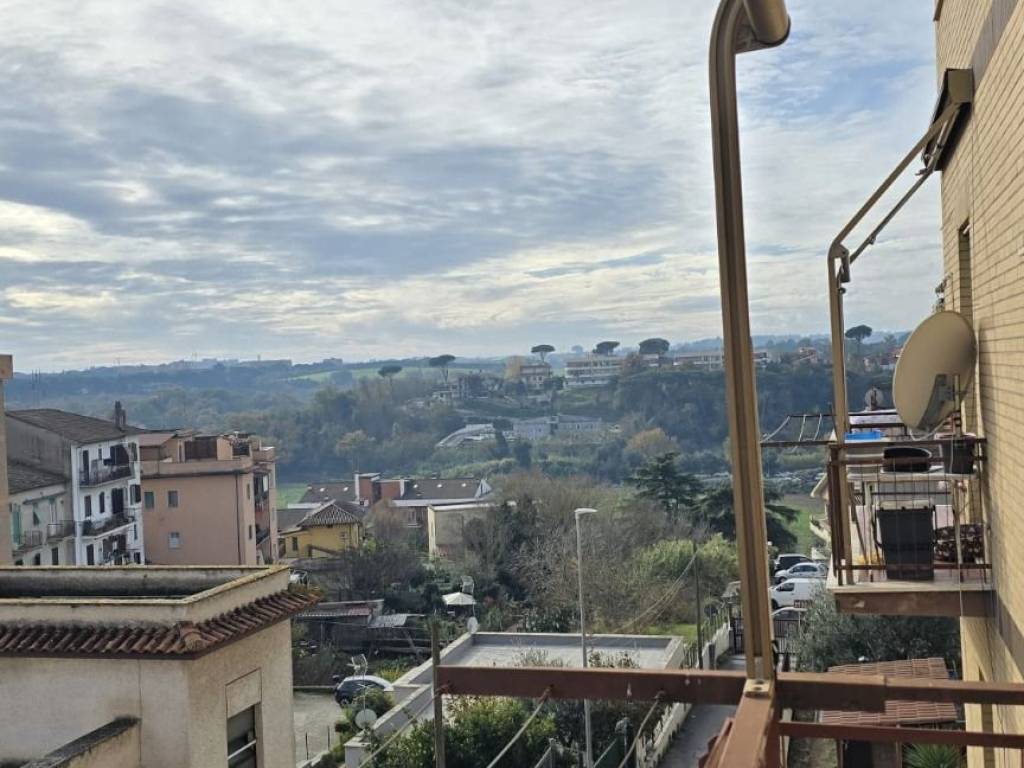 appartamento in vendita a Roma in zona Prima Porta