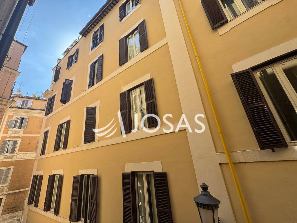 negozio in vendita a Roma in zona Campo Marzio