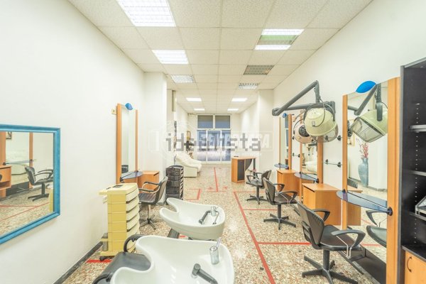 negozio in vendita a Roma in zona Prenestino-Labicano