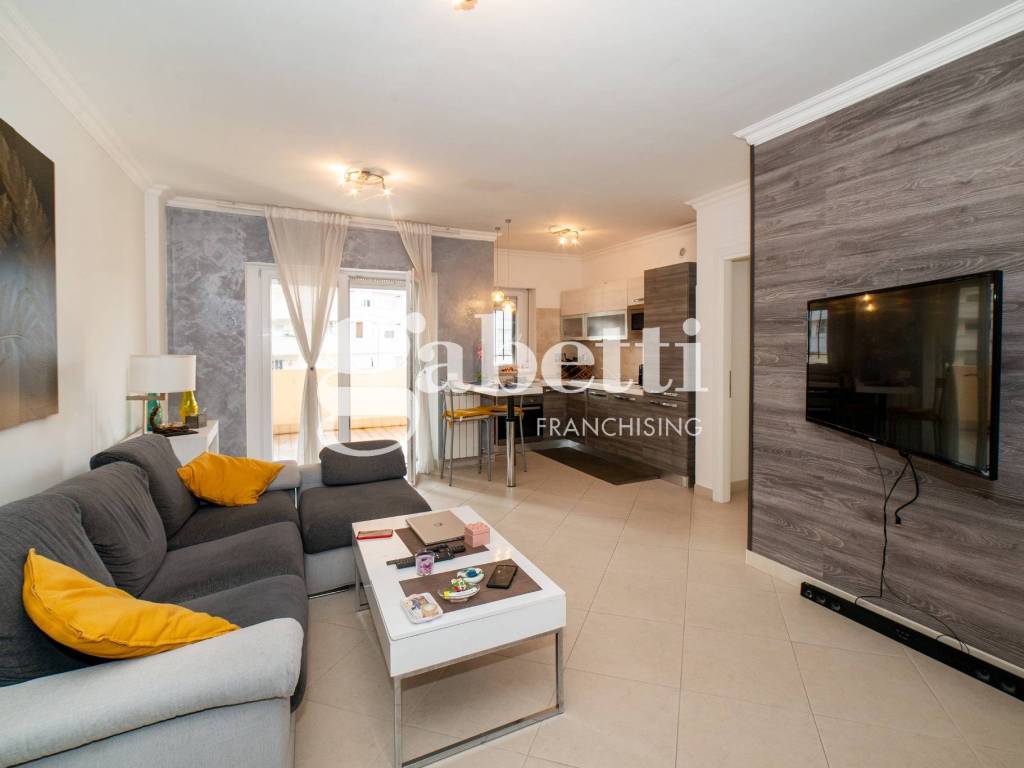 appartamento in vendita a Roma in zona Fonte Laurentina