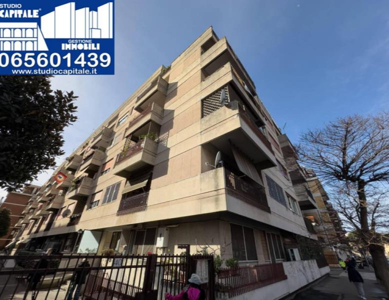 appartamento in vendita a Roma in zona Ostia