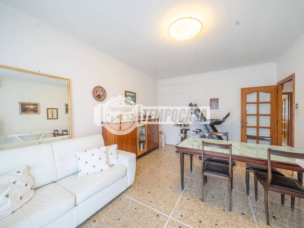 appartamento in vendita a Roma in zona Cinecittà