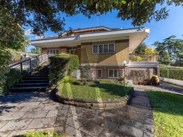 casa indipendente in vendita a Roma in zona EUR