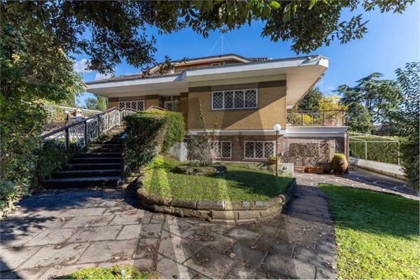 casa indipendente in vendita a Roma in zona EUR