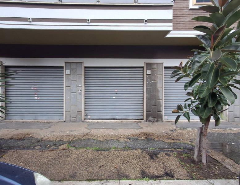 locale commerciale in vendita a Roma in zona Ostia