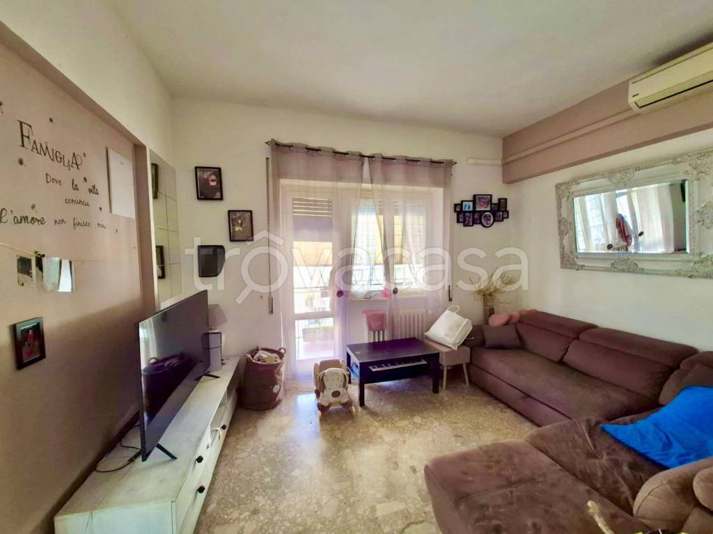 appartamento in vendita a Roma in zona Tomba di Nerone