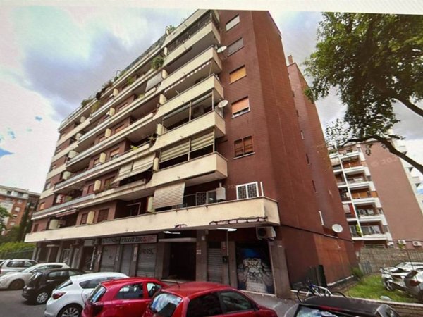 appartamento in vendita a Roma in zona Ostiense