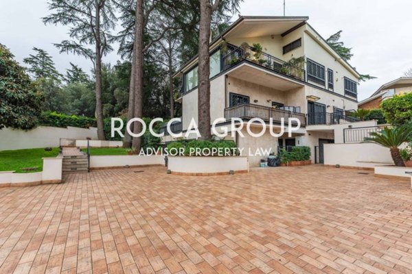 appartamento in vendita a Roma in zona EUR