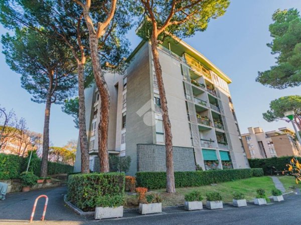 appartamento in vendita a Roma in zona EUR