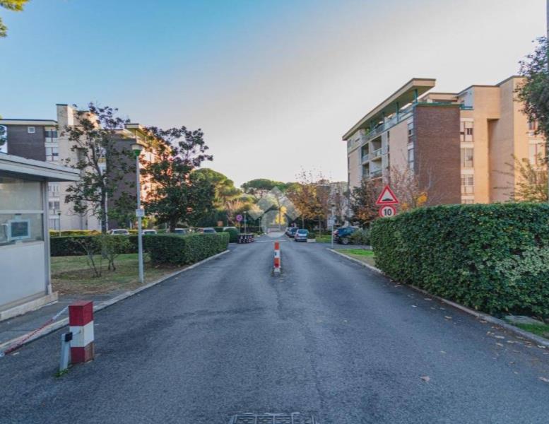 appartamento in vendita a Roma in zona EUR